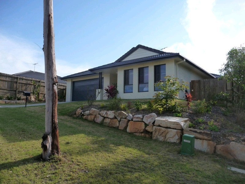 8 Berkeley Circuit, Bellbird Park QLD 4300