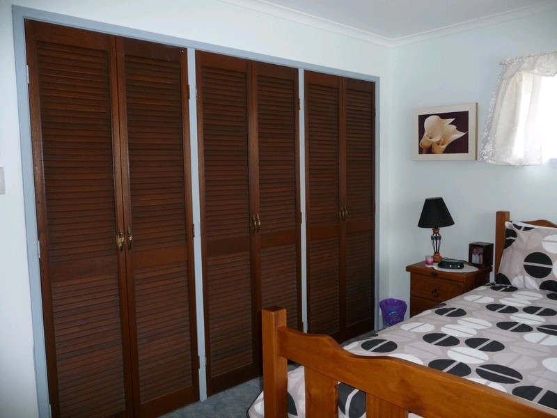 23 Skinner Crescent, Silkstone QLD 4304