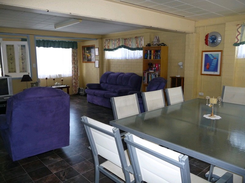 23 Skinner Crescent, Silkstone QLD 4304