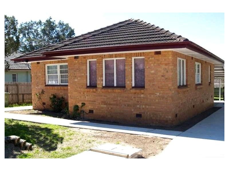 8 Toongarra Road, Leichhardt QLD 4305
