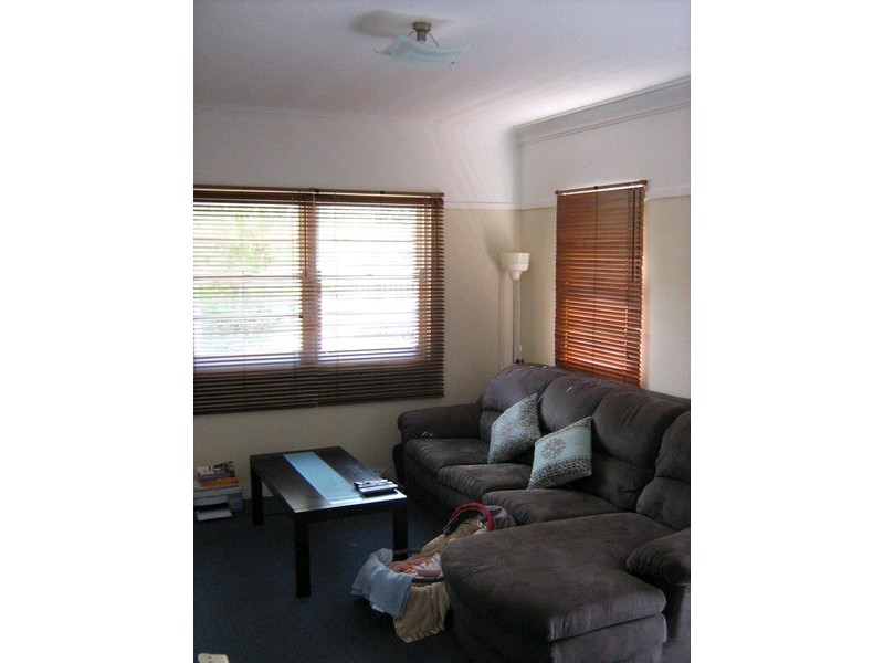 8 Toongarra Road, Leichhardt QLD 4305