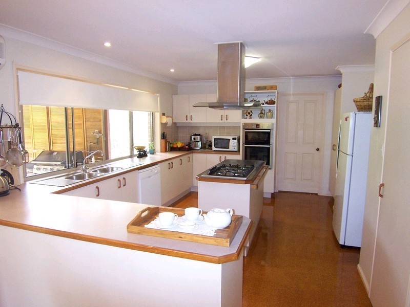 737 Mount Crosby Road, Karana Downs QLD 4306
