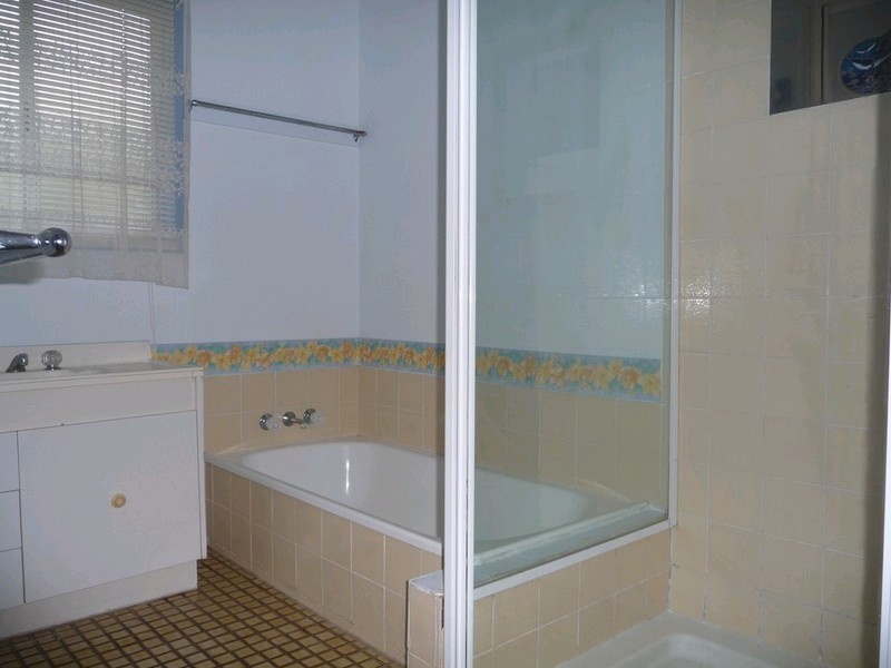 15 David Street, North Booval QLD 4304