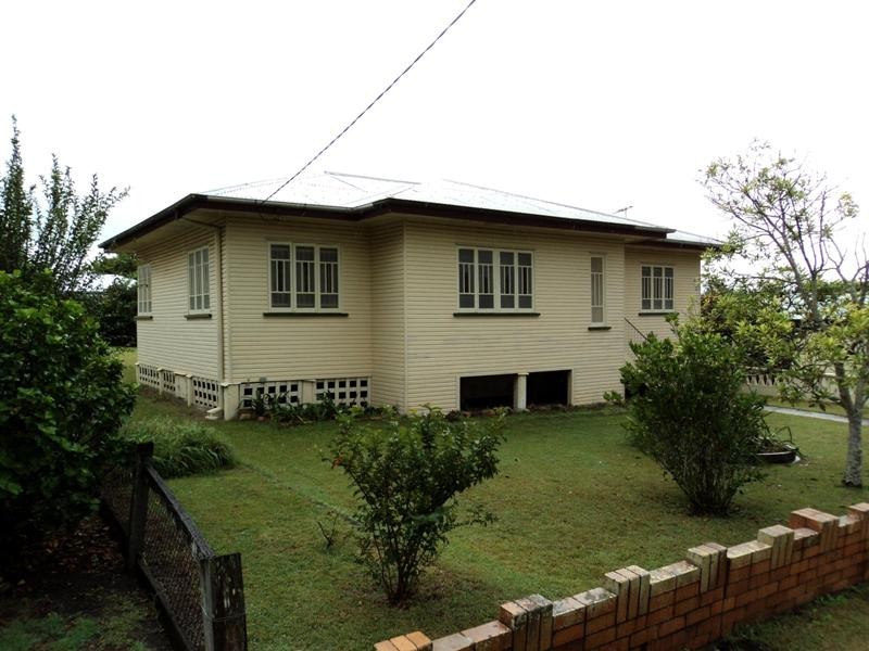 4 Phyllis Street, Eastern Heights QLD 4305