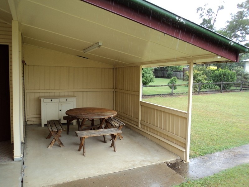 4 Phyllis Street, Eastern Heights QLD 4305