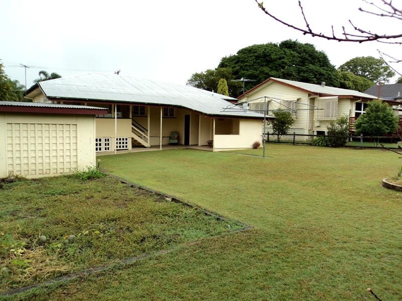 4 Phyllis Street, Eastern Heights QLD 4305