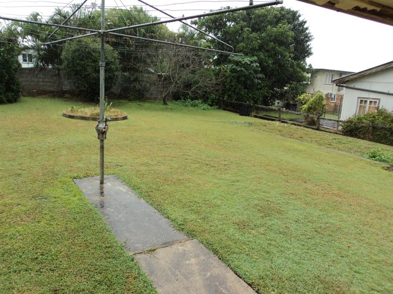 4 Phyllis Street, Eastern Heights QLD 4305