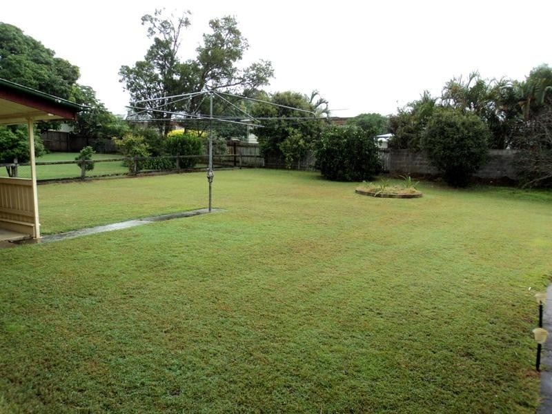 4 Phyllis Street, Eastern Heights QLD 4305
