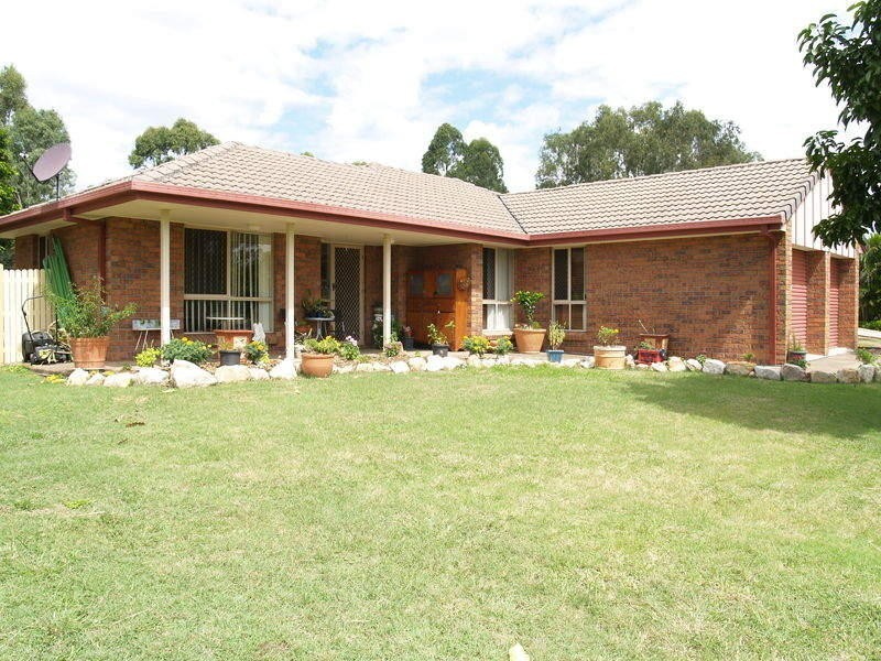 16 Kentia Circuit, Flinders View QLD 4305