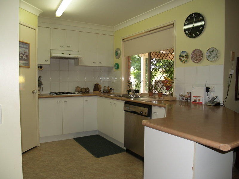 16 Kentia Circuit, Flinders View QLD 4305