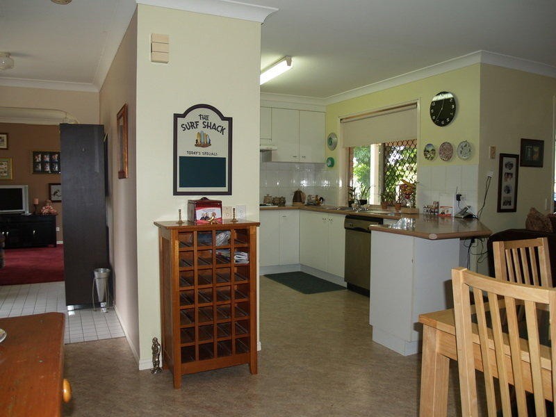 16 Kentia Circuit, Flinders View QLD 4305