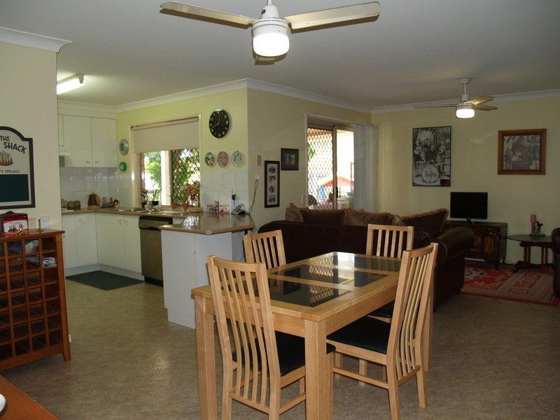 16 Kentia Circuit, Flinders View QLD 4305