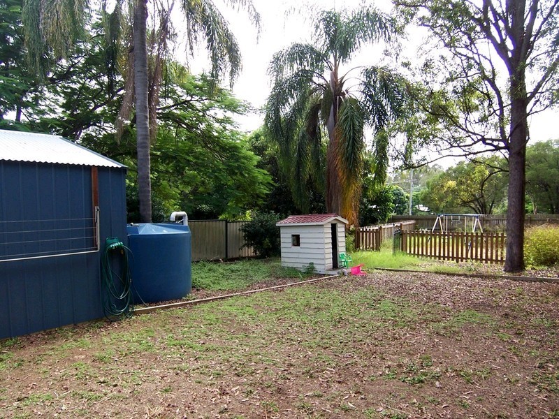 28 Thomas Street, Blackstone QLD 4304