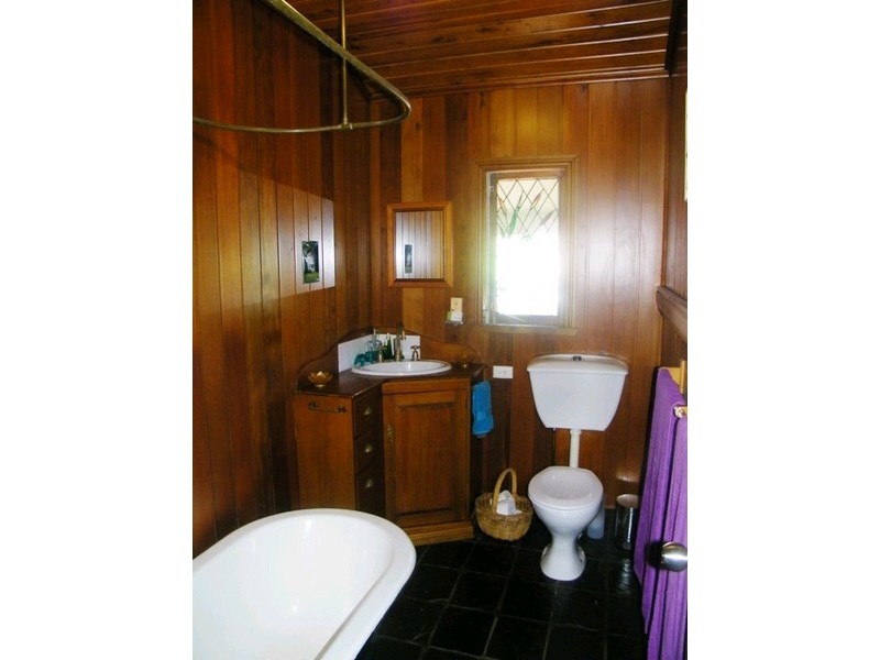 28 Thomas Street, Blackstone QLD 4304