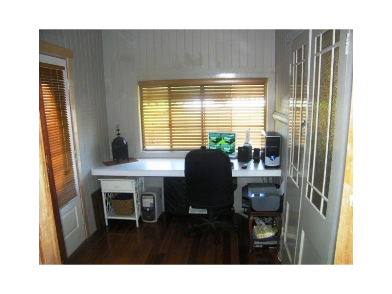 28 Thomas Street, Blackstone QLD 4304