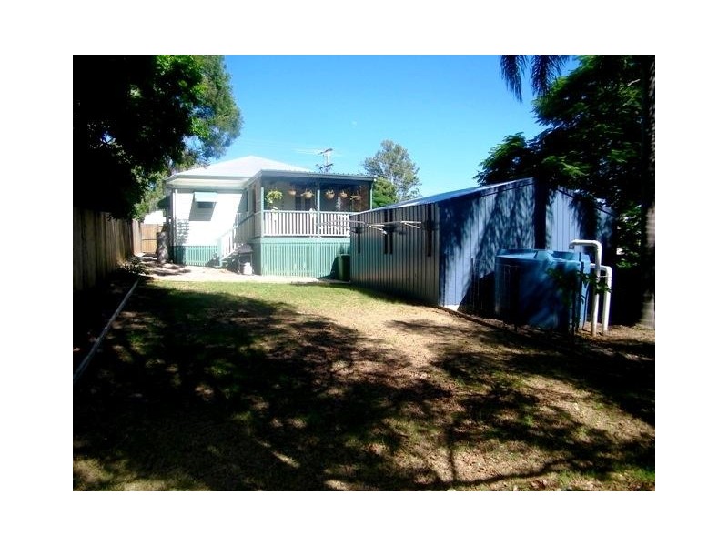 28 Thomas Street, Blackstone QLD 4304