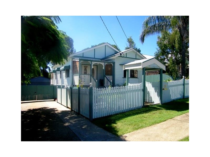 28 Thomas Street, Blackstone QLD 4304