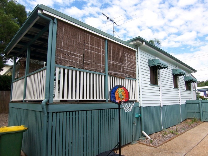 28 Thomas Street, Blackstone QLD 4304