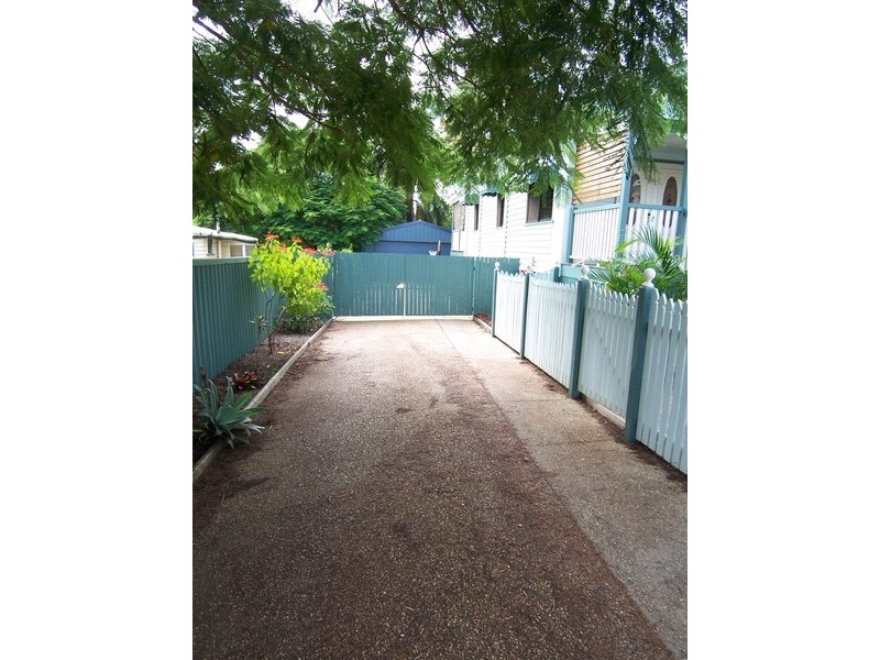 28 Thomas Street, Blackstone QLD 4304