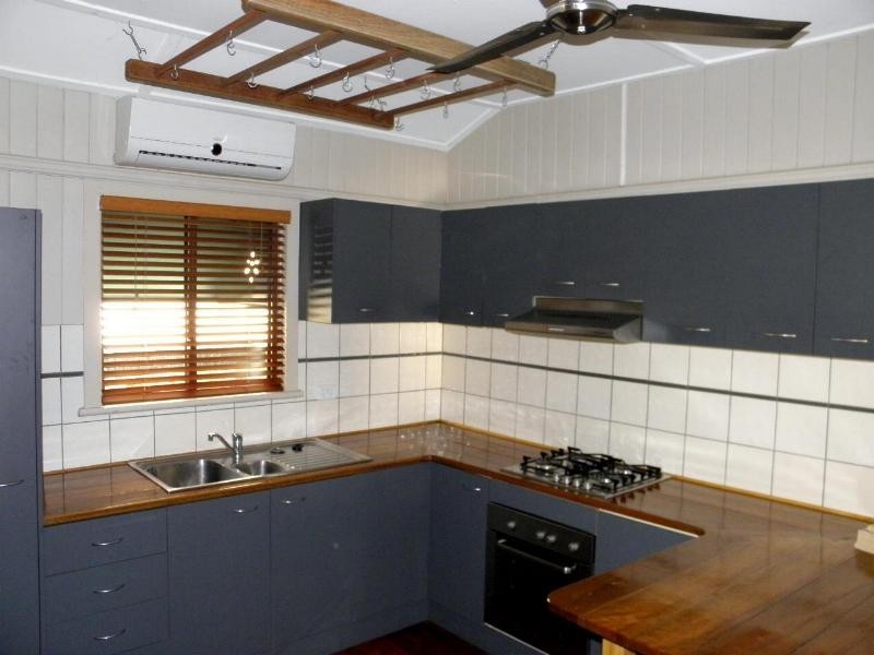 28 Thomas Street, Blackstone QLD 4304