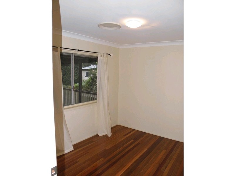 35 Caroline Street, Riverview QLD 4303