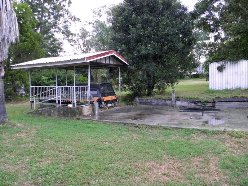 35 Caroline Street, Riverview QLD 4303