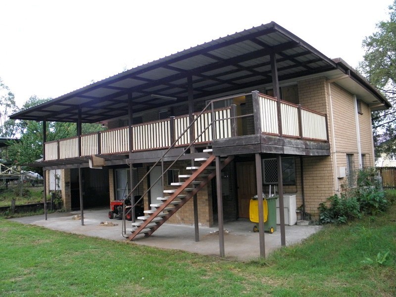 35 Caroline Street, Riverview QLD 4303