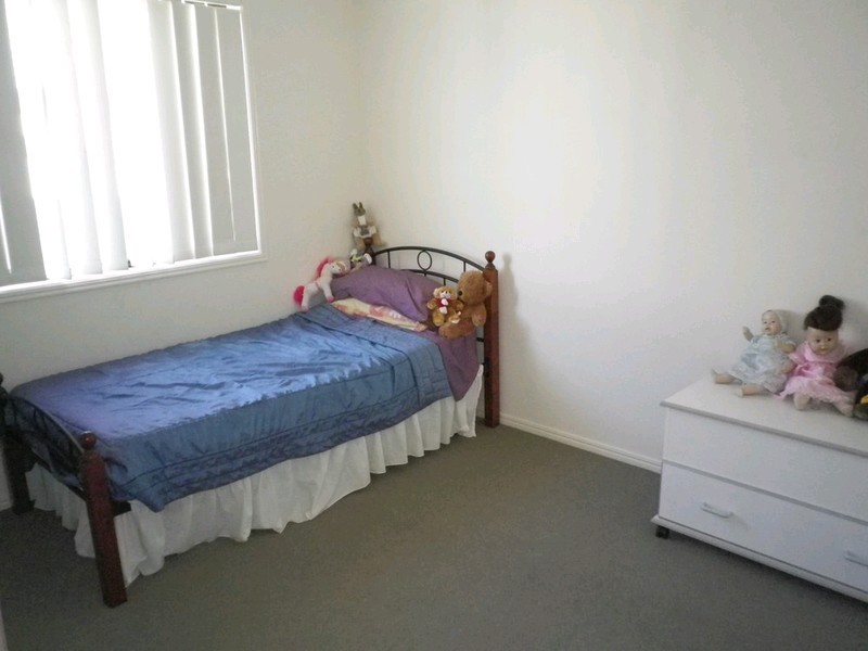 11 Anna Drive, Raceview QLD 4305