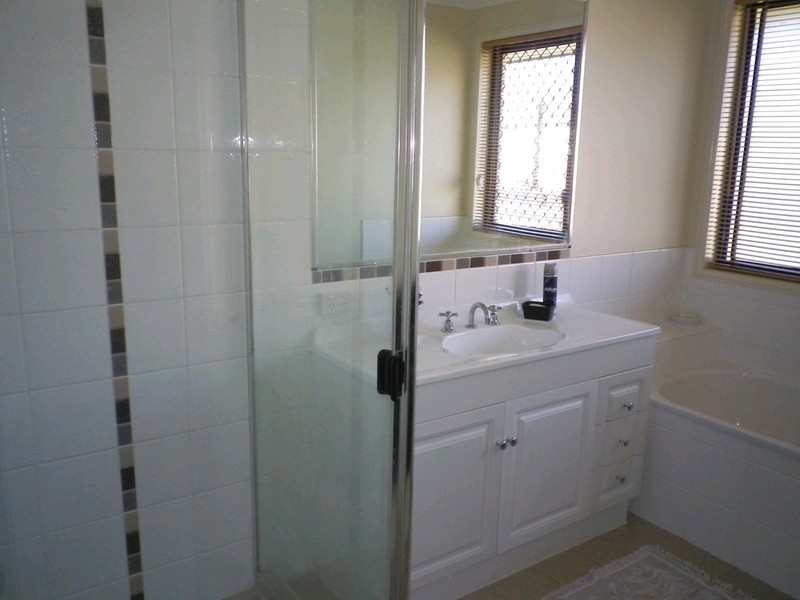 34 Glencoe Place, Thagoona QLD 4306