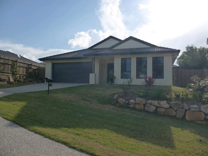 8 Berkeley Circuit, Bellbird Park QLD 4300