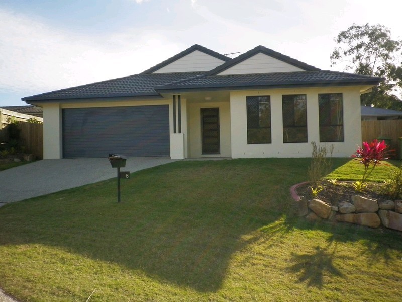 8 Berkeley Circuit, Bellbird Park QLD 4300
