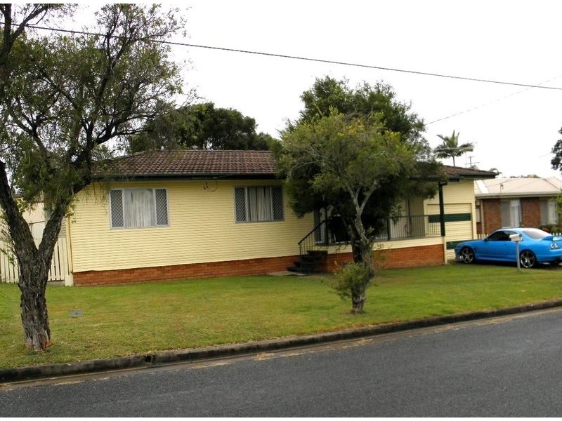 18 Trudy Street, Raceview QLD 4305