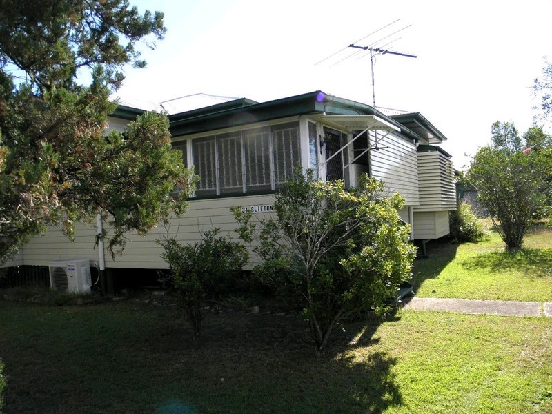 34 Clifton Street, Booval QLD 4304