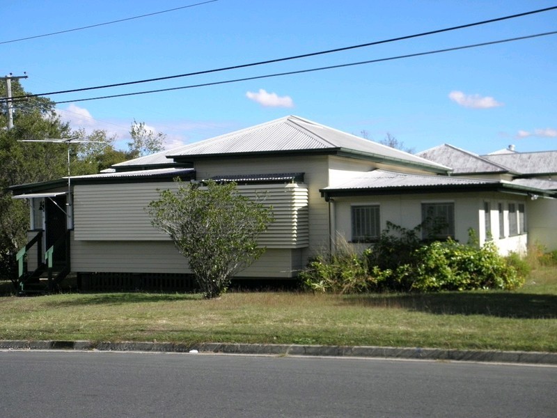 34 Clifton Street, Booval QLD 4304