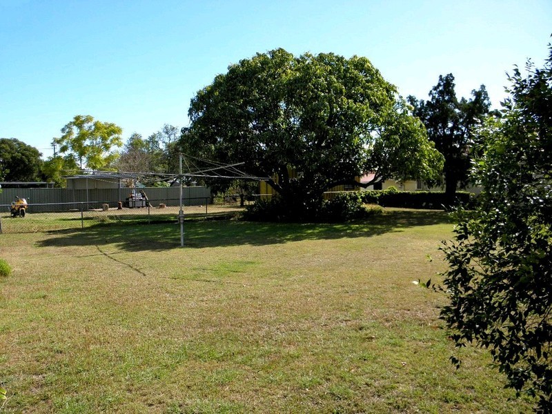 34 Clifton Street, Booval QLD 4304