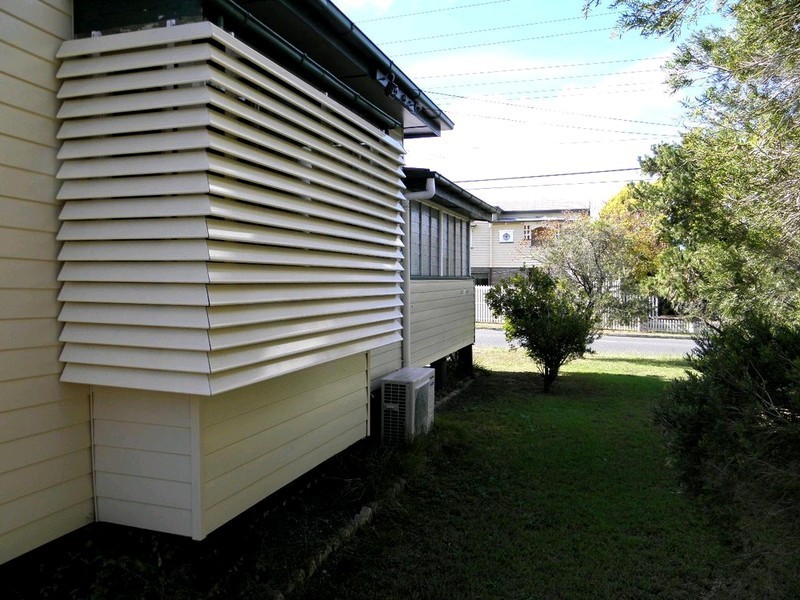 34 Clifton Street, Booval QLD 4304