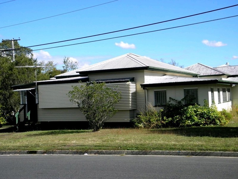 34 Clifton Street, Booval QLD 4304