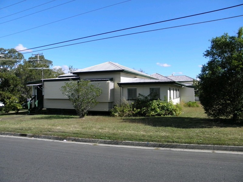 34 Clifton Street, Booval QLD 4304