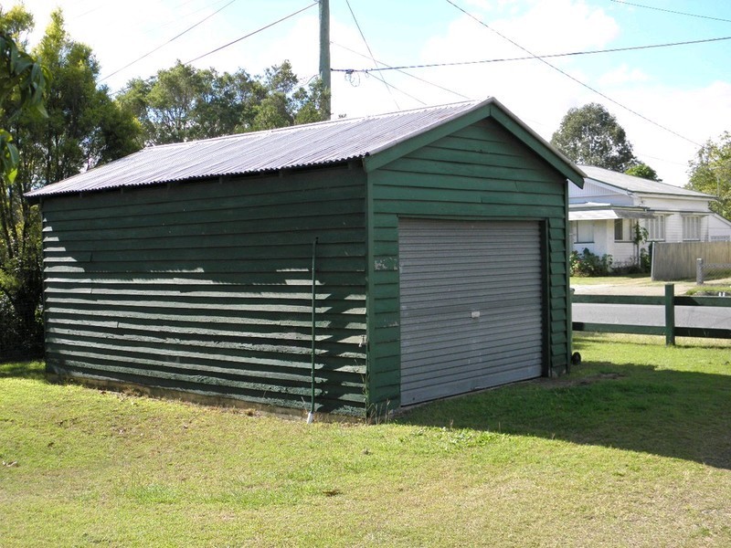 34 Clifton Street, Booval QLD 4304