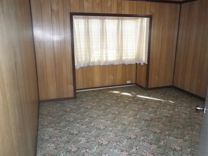 34 Clifton Street, Booval QLD 4304