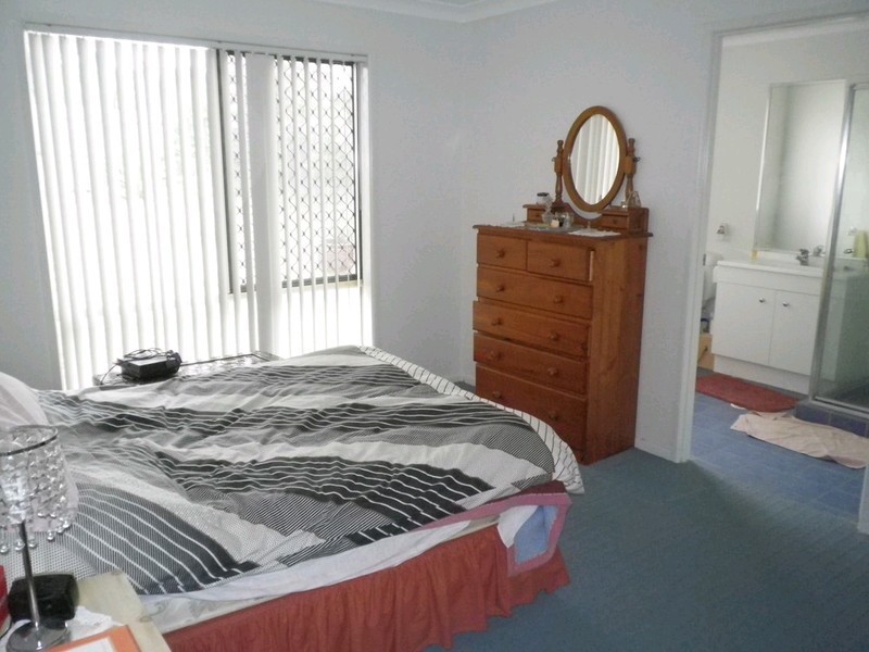 17 Comona Court, Wulkuraka QLD 4305