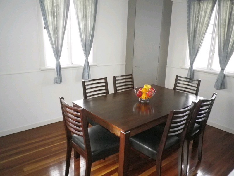 12 Chilcot Street, Silkstone QLD 4304
