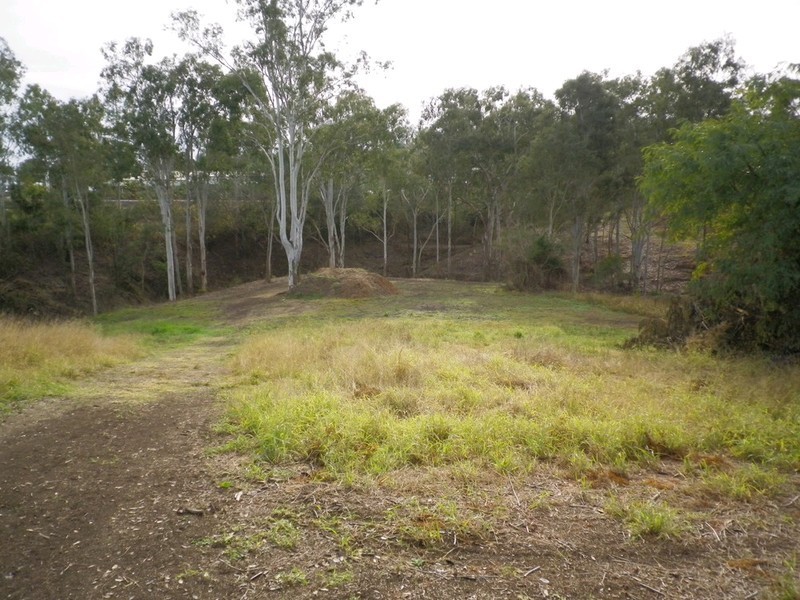 2 Lobb Street, Churchill QLD 4305