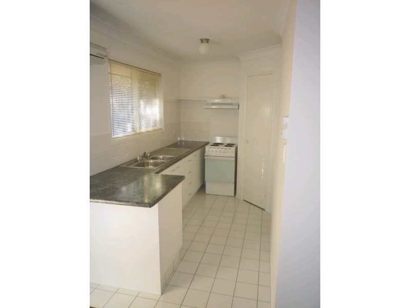 2/8 Hanlon Court, Collingwood Park QLD 4301