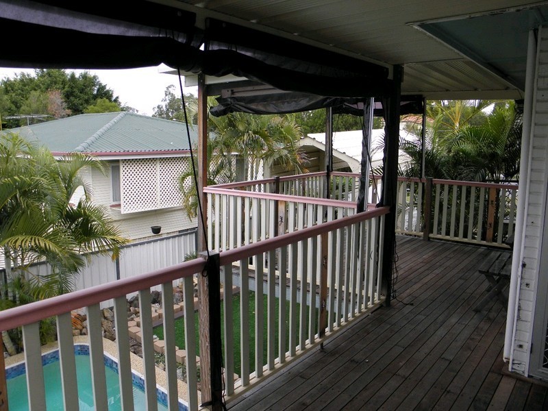 8a Gledson Street, North Booval QLD 4304
