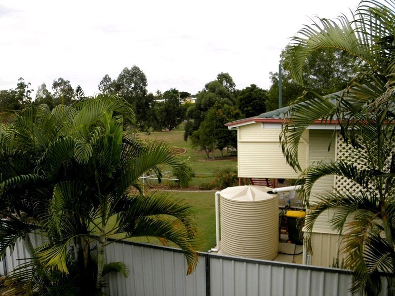 8a Gledson Street, North Booval QLD 4304