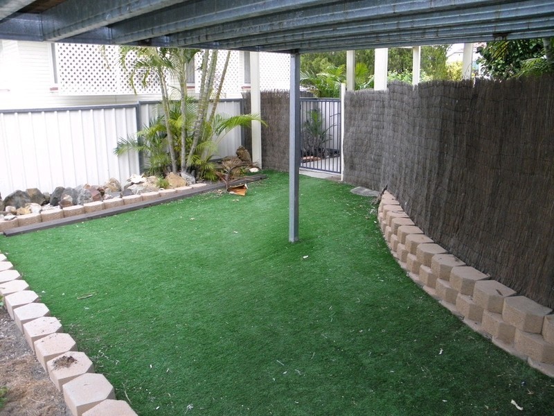 8a Gledson Street, North Booval QLD 4304