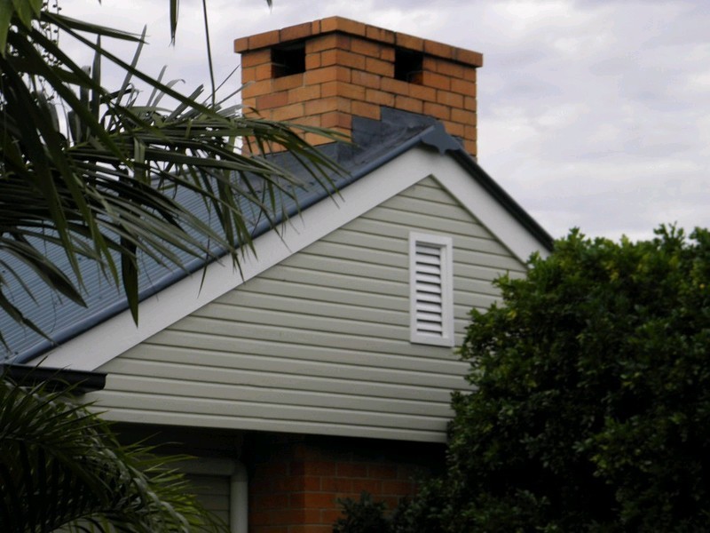 8a Gledson Street, North Booval QLD 4304