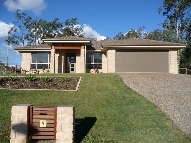9 Merlot Place, Pine Mountain QLD 4306