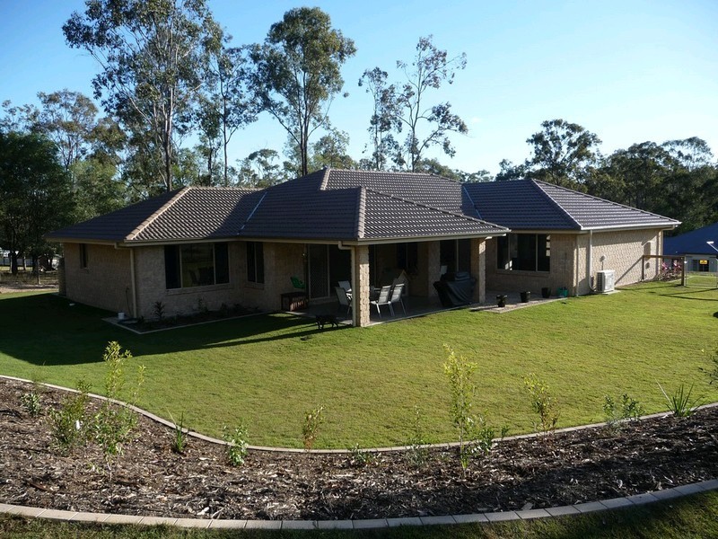 9 Merlot Place, Pine Mountain QLD 4306